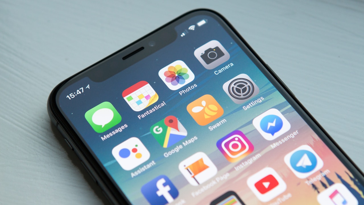 Tecno Camon 40 in Pakistan: Portrait AI, Night Mode, and Street Pricing