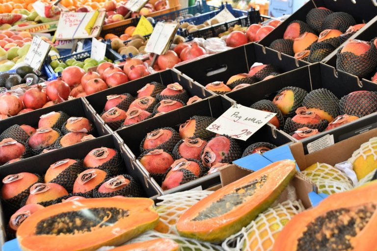 Inflation in Pakistan – fresh fruits on display at a market